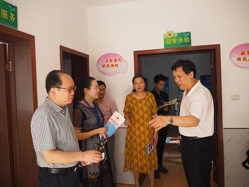 东湖社区1.JPG