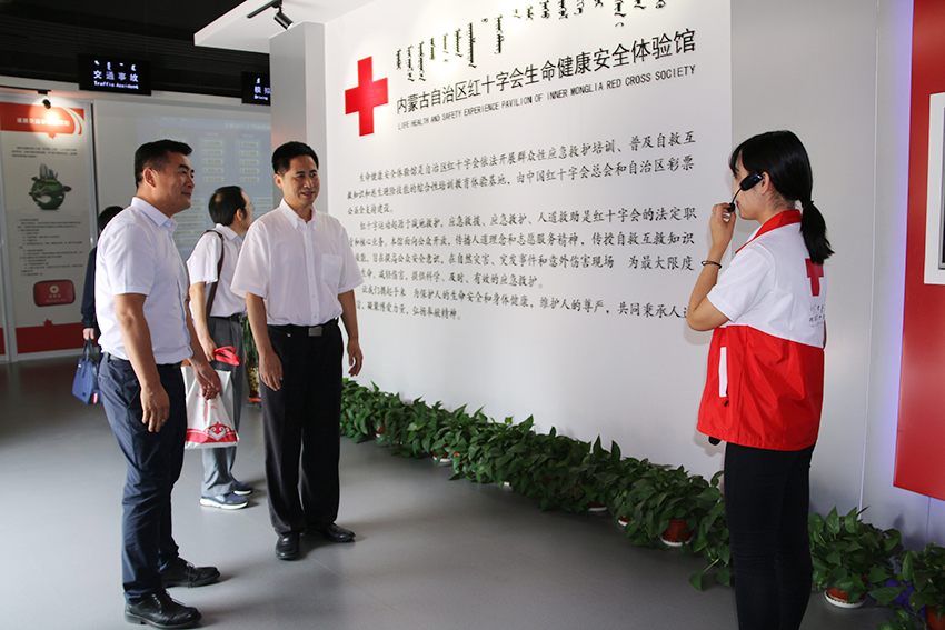 参观 2.JPG