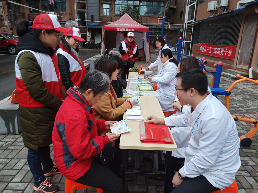 果园路社区开展义诊.jpg