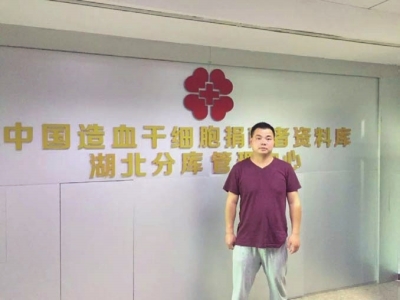 郑松.jpg 郑松.jpg