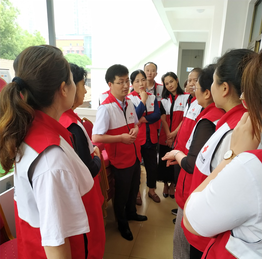 9   学员课下积极提问.jpg